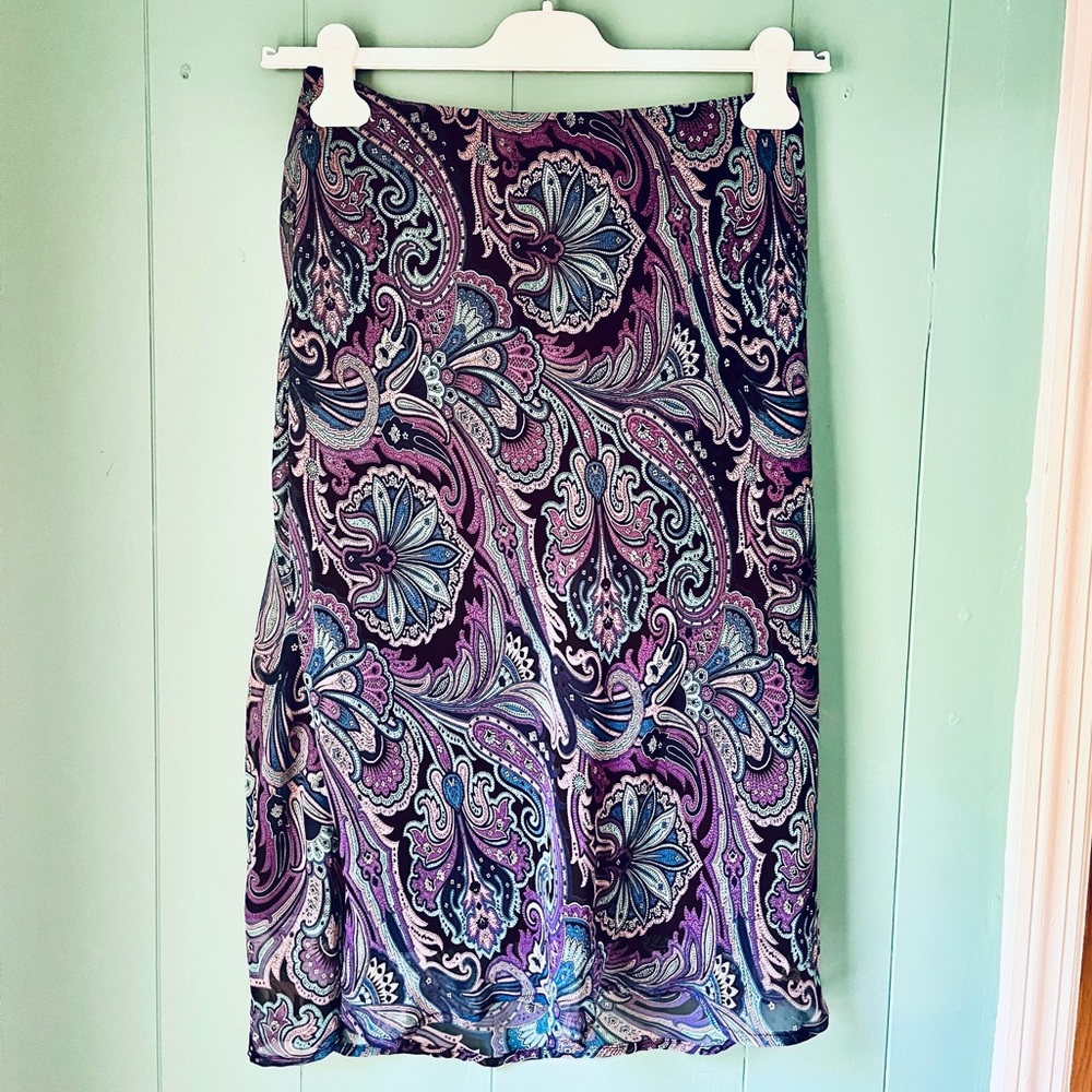Vintage Y2K low waisted printed skirt